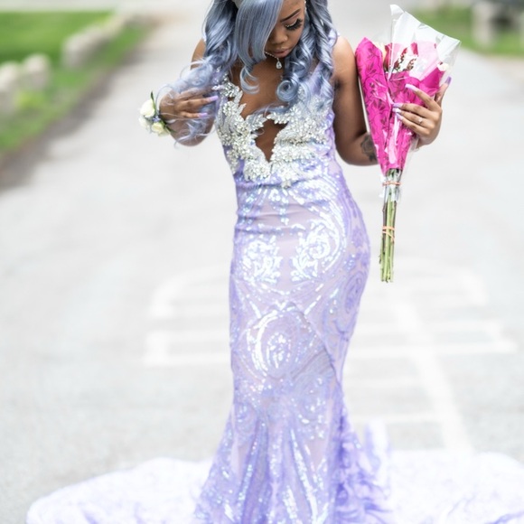 Dresses & Skirts - Elegant Lavender Sequin Evening Gown